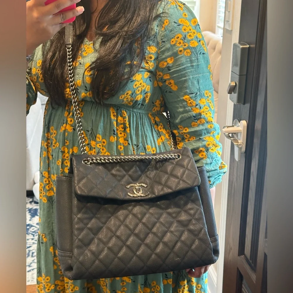 ❌SOLD❌ Chanel Quilted Bag Navy Blue - Picture 3 of 16